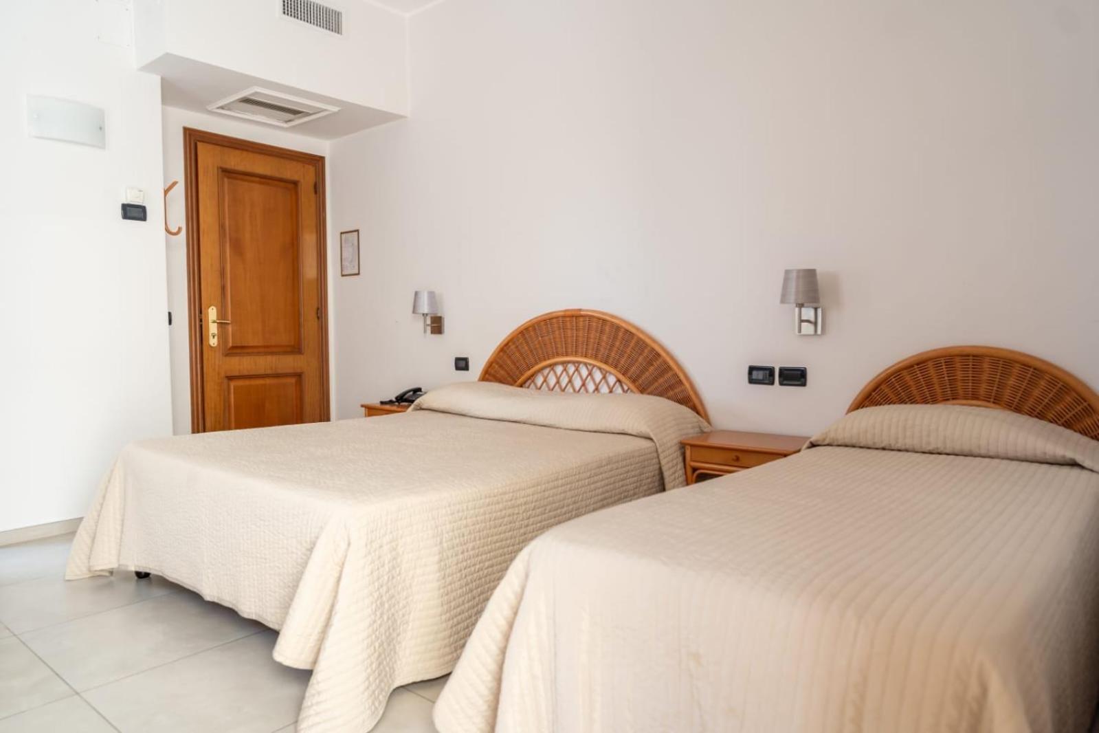 Hotel Corallo Таормина Экстерьер фото
