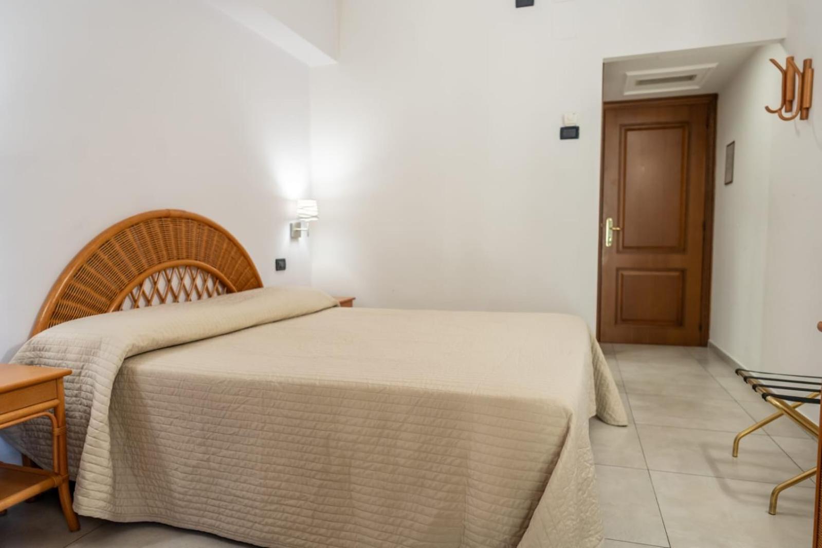 Hotel Corallo Таормина Экстерьер фото